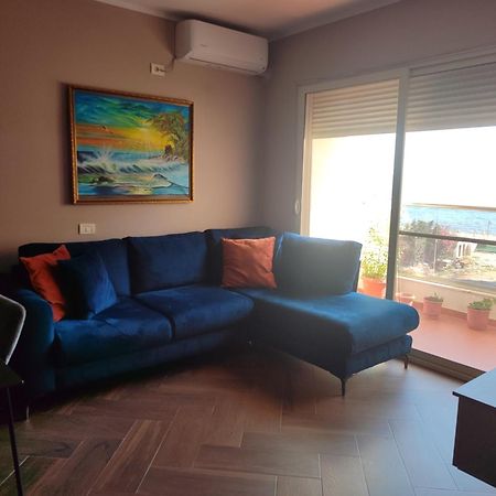 Maksimilian Apartament Дуррес Екстер'єр фото