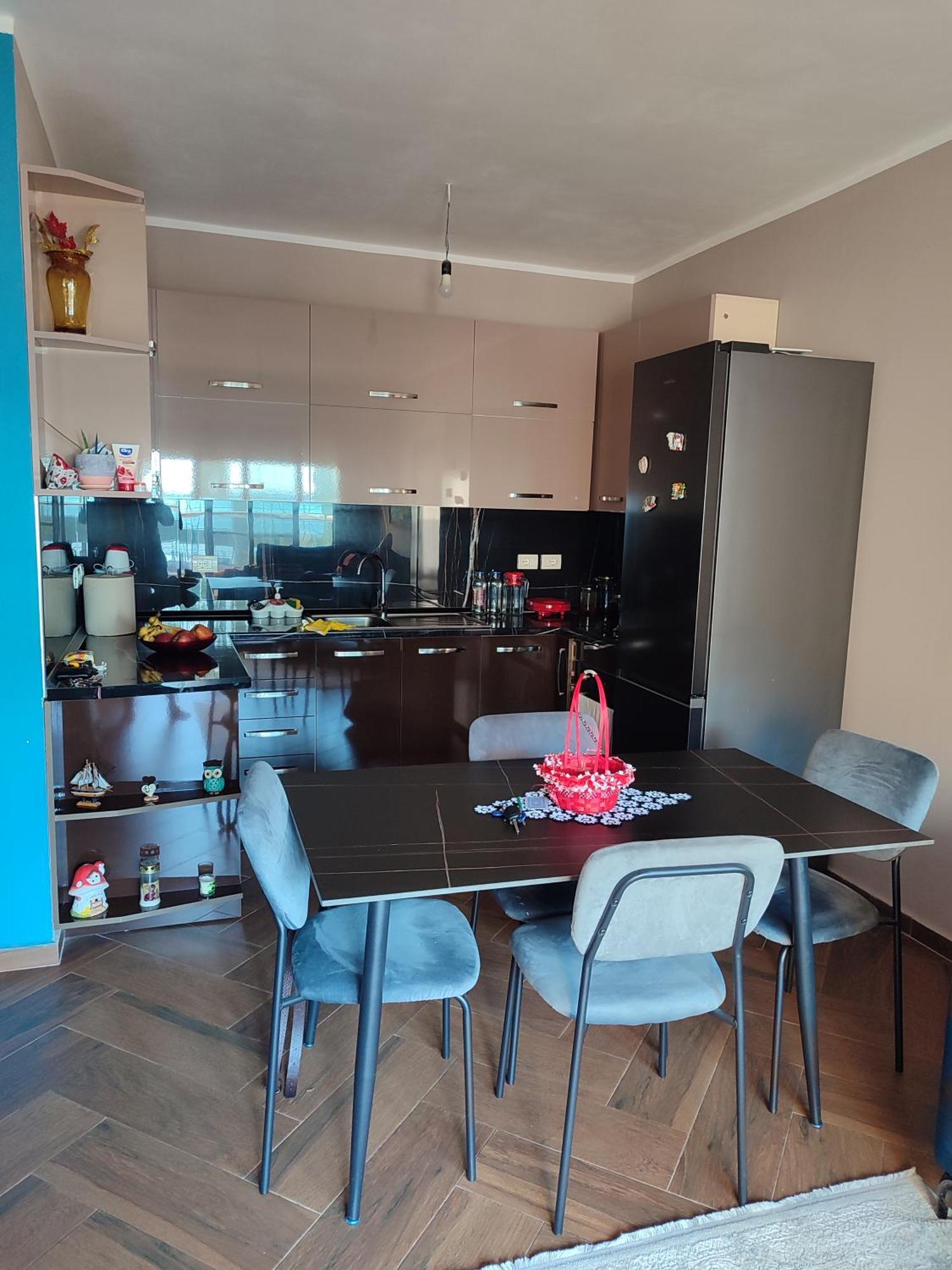 Maksimilian Apartament Дуррес Екстер'єр фото