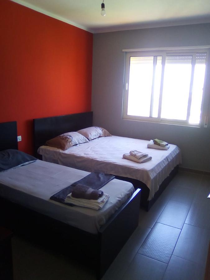 Maksimilian Apartament Дуррес Екстер'єр фото
